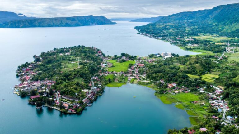 Paket Natal Samosir Danau Toba